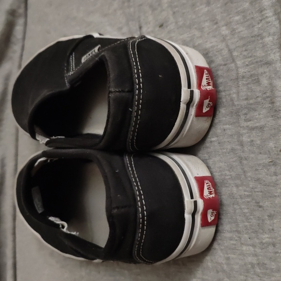 Vans - Picture 3 of 9